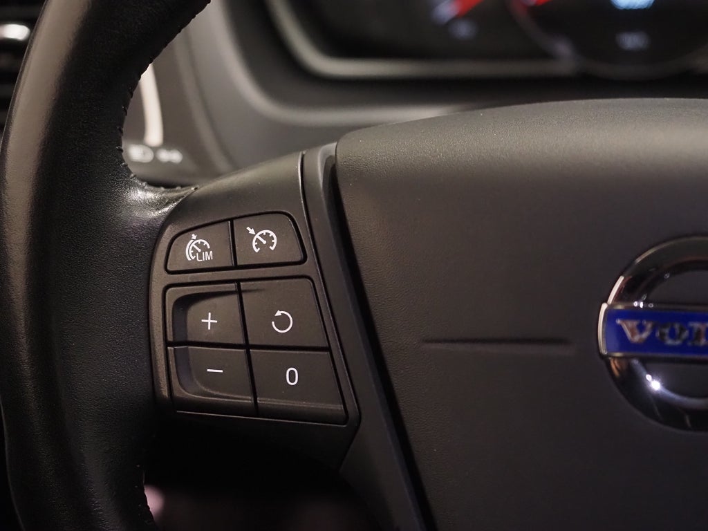 Volvo V40 T2 122hk Kinetic P-Värmare Kamrem bytt 2016