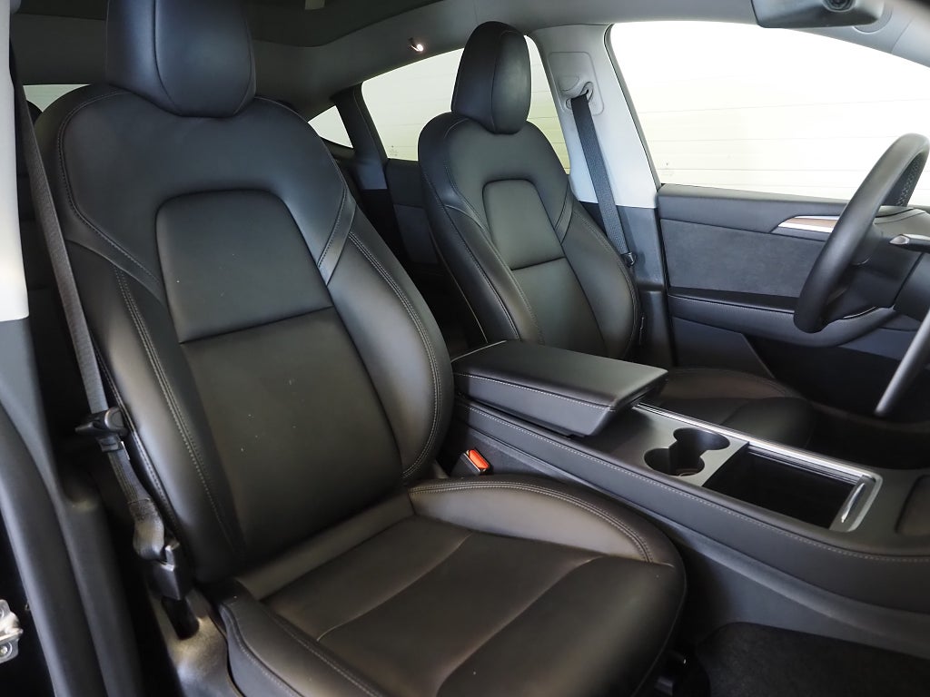 Tesla Model Y Performance 534hk | Dragkrok | Pano | Moms | 2022
