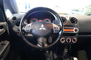 Halvkombi Mitsubishi Colt 13 av 20