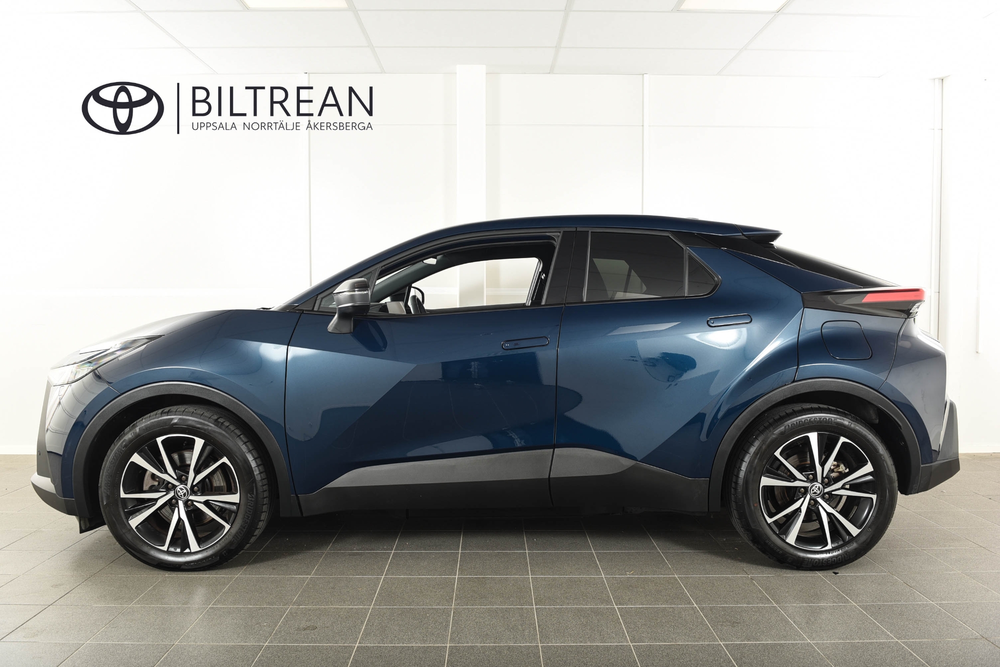 Toyota C-HR PHEV Style Drag Backkamera 2024, bild 3/47