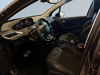 Peugeot 2008 1.2 PureTech 110 EAT GT P-Sens/MoK-Värm/Pano/SoV-Däck – bild 7