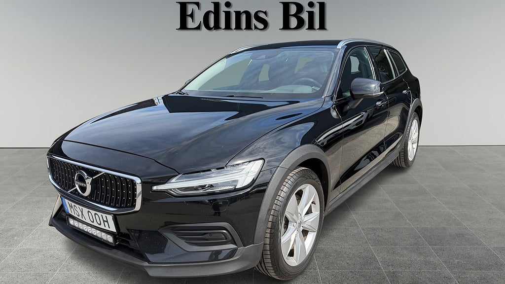 Volvo V60 Cross Country B4 AWD Momentum/Navi/Drag/Moms/Eu6