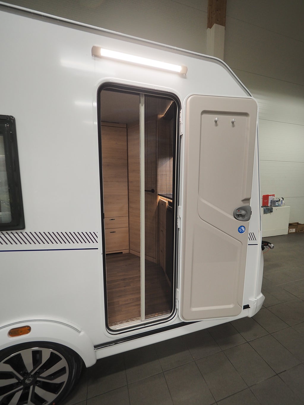 Knaus Yaseo 340 PX EL-bilsanpassad I AC I Induktionsspis