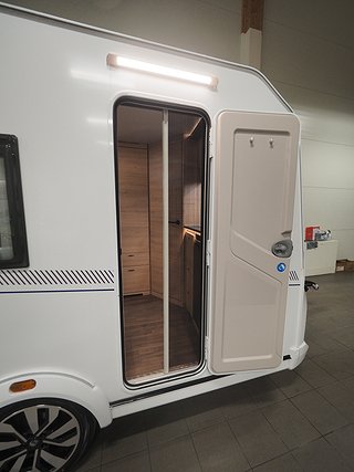Husvagn, 1-axl Knaus Yaseo 340 PX 15 av 17