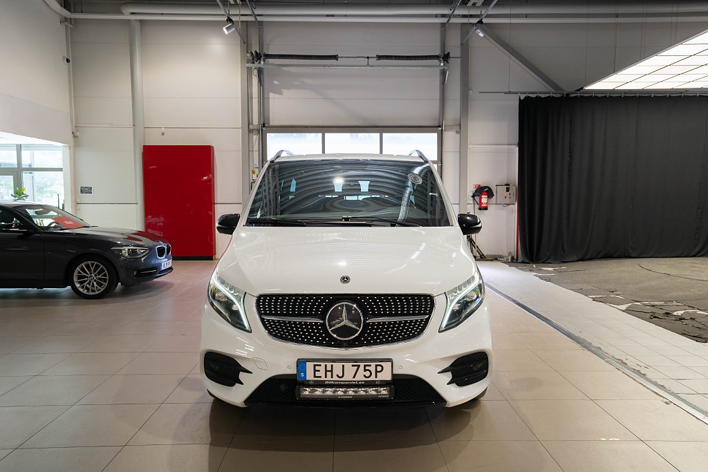 Mercedes-Benz V 300d 4M AMG 7-sits X-LÅNG EL-DÖRR BUR LÄDER D-VÄRM MOMS