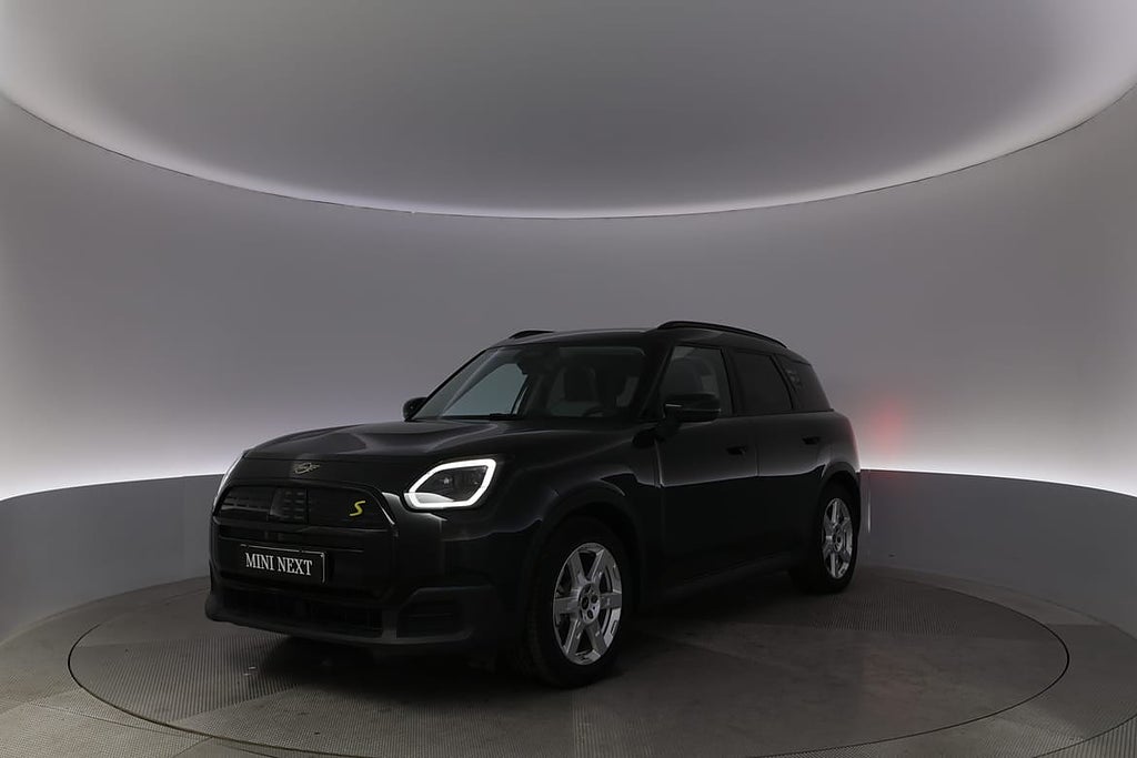 MINI Countryman SE ALL4 2,95% RÄNTEKAMPANJ med v-hjul!