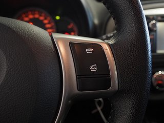 Halvkombi Toyota Yaris 18 av 20