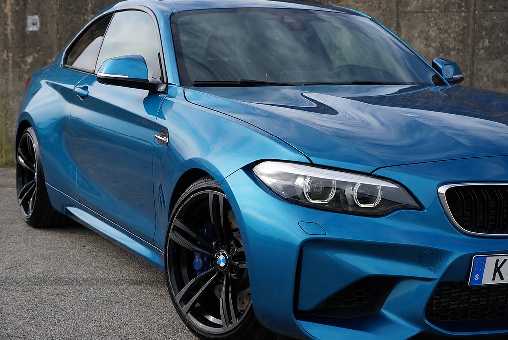 BMW M2 Manuell LCI 370hk|Låga Mil|1-Ägare|H&K|Lucka|SE SPEC|