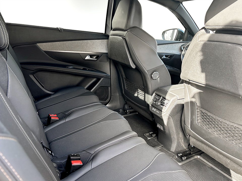 Bild på Peugeot 5008 GT Black Pack 1.2 PT 130hk Aut 7-SITS B-KAMERA CARPLAY