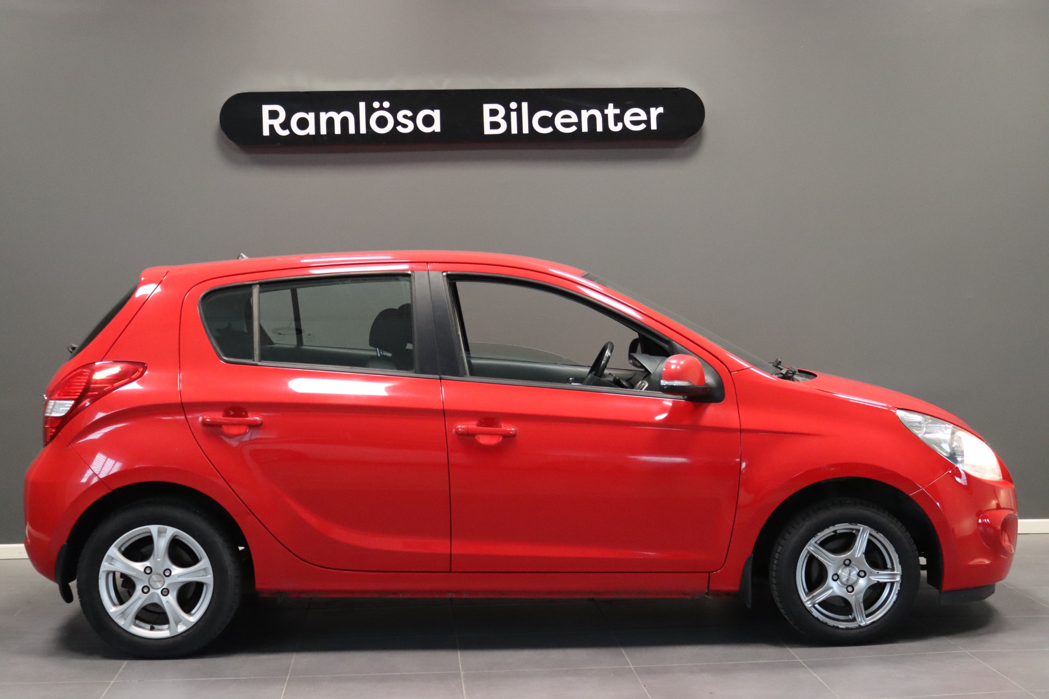 Hyundai i20 1.2 Select 77 hk 4-cyl 2011, kuva 3/46