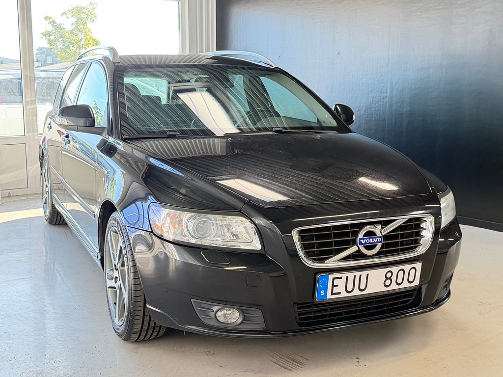 Volvo V50 D2 115hk Classic Momentum | AC | Helskinn | 1 ägare