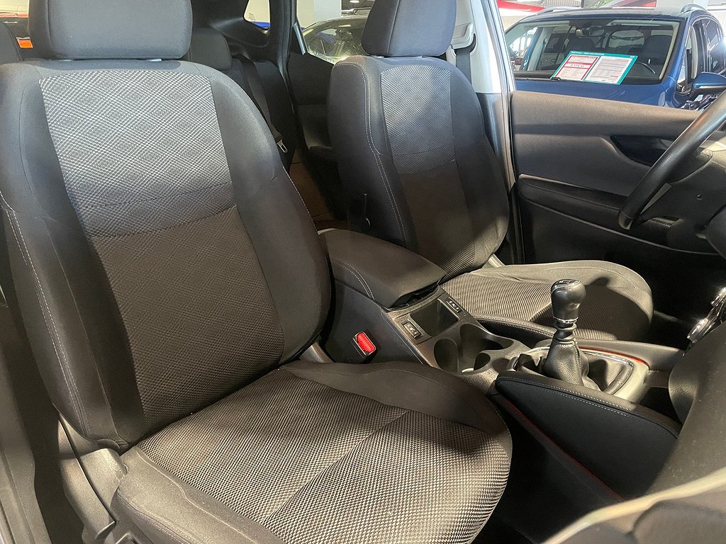 Nissan Qashqai 1.6 | N-Connecta| Backkamera | Navi| Kamkedja 2017