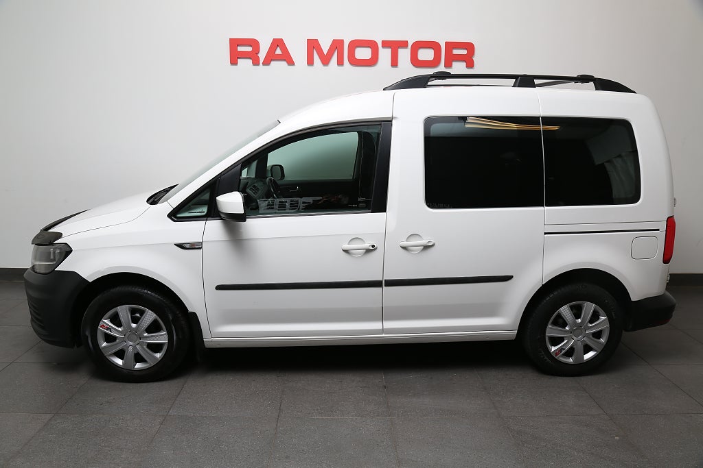 Volkswagen Caddy Combi 1,0 TSI 102hk LIFE 5-sits Navi CarPlay Dragkrok 2018