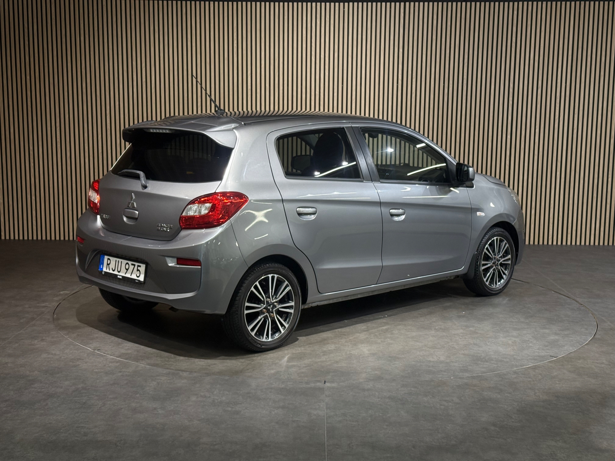 Mitsubishi Space Star 1.2 Automat 2016, bild 4/10