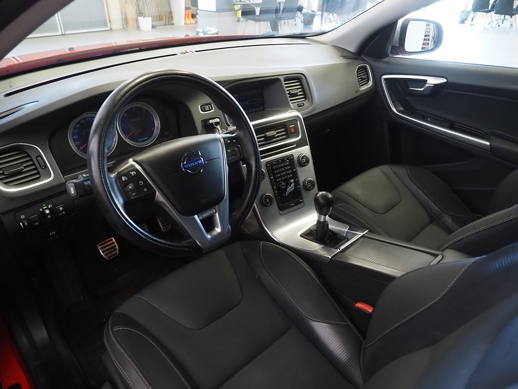 Volvo V60 D3 R-Design 163hk | Drag | Bluetooth | 2012