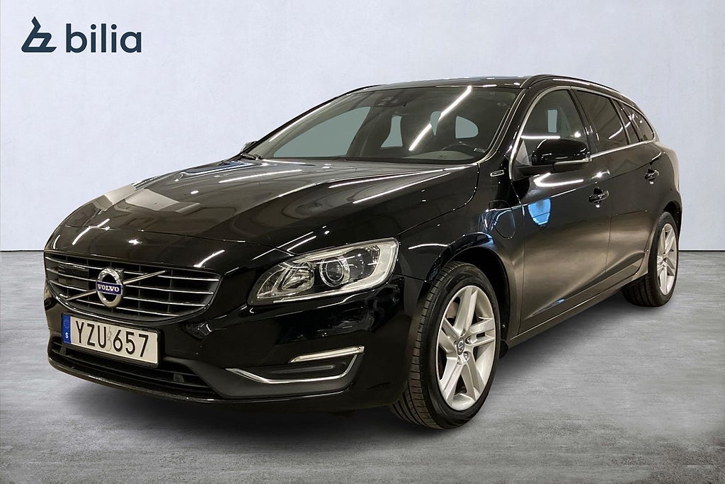 Volvo V60 D5 PHEV AWD Classic Momentum Sommarkampanj / Ny Kamrem