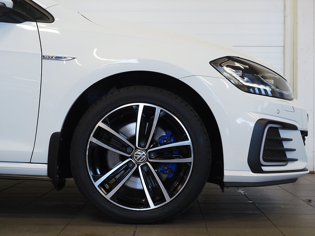 Volkswagen Golf GTE 1.4 TSI 204hk Plug-In Hybrid | Värmare | 2020