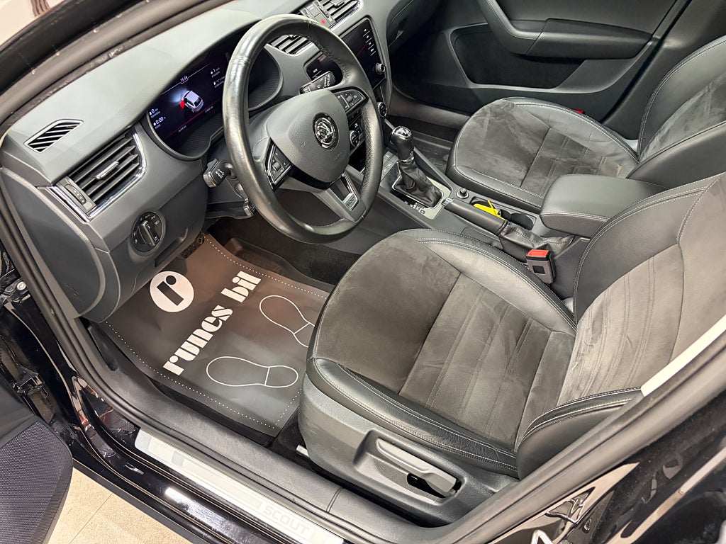 Skoda Octavia Scout 2020 - miniatyr 9