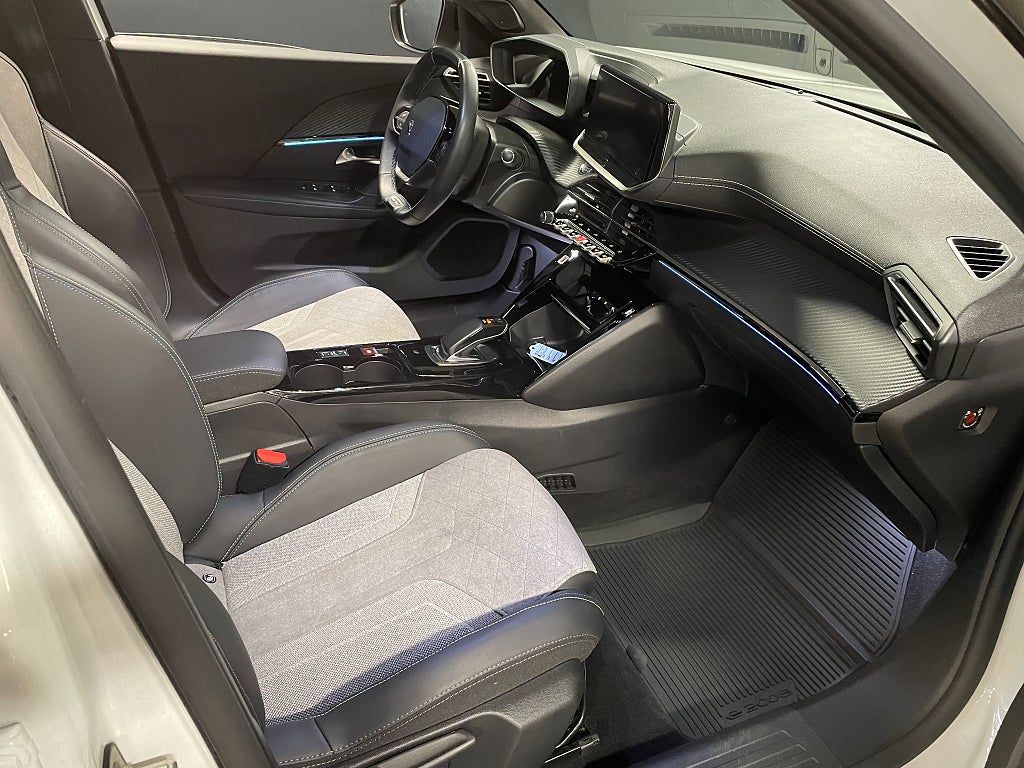 Bild på Peugeot E-2008 GT Electric 136hk, Back-kamera