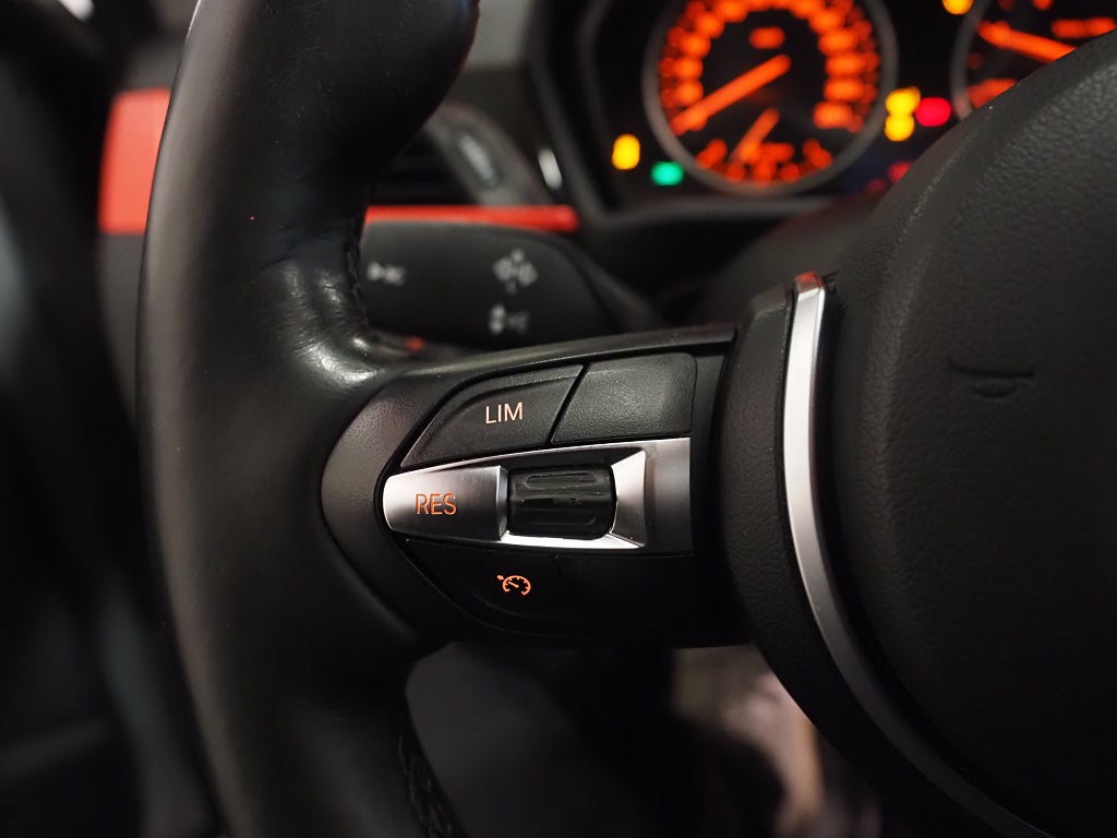 BMW X1 xDrive20d 190hk Sport line Drag Kamera Navi HuD Keyless 2016