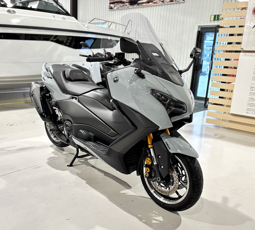 Yamaha TMAX Tech Max 