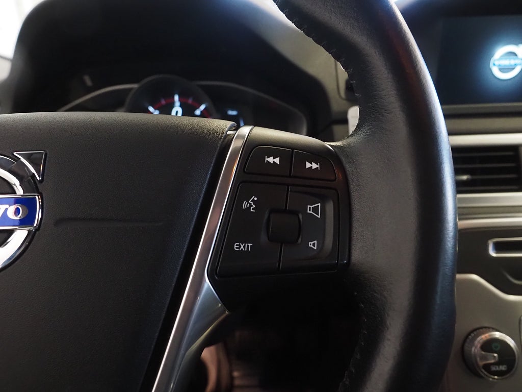 Volvo V70 D4 Classic Momentum D-Värm PDC Adaptiv Farthållare 2016