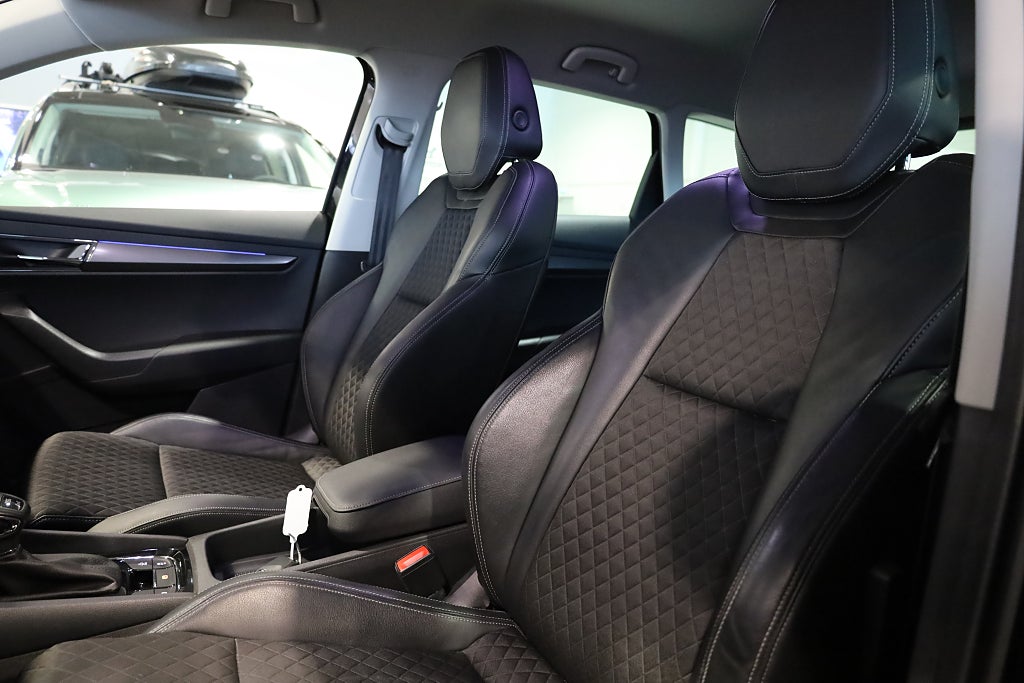 Skoda Karoq 2.0 TDI 4x4 Aut Style Drag Värmare Navi Kamera 2018