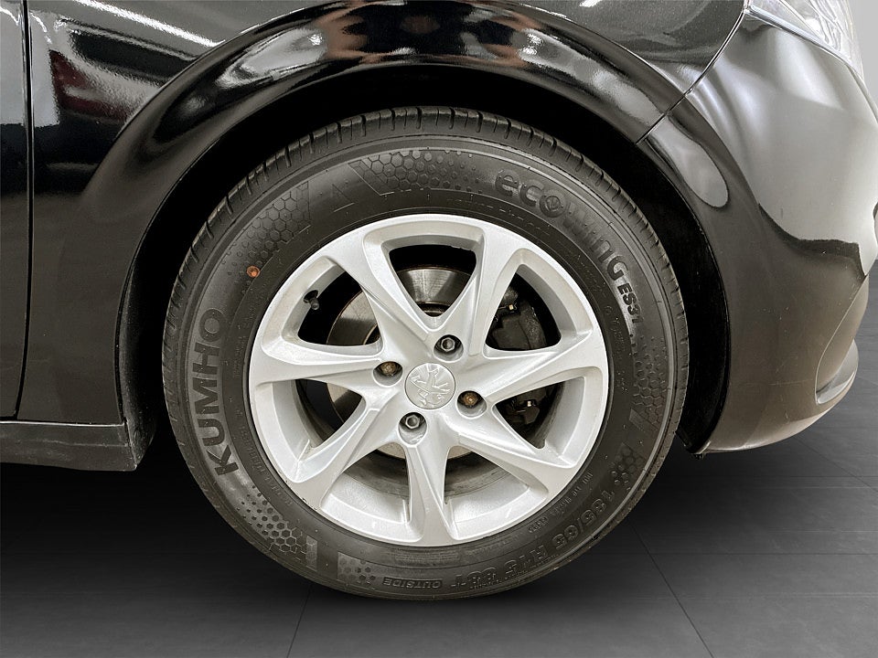 Bild på Peugeot 208 Active 1.2 PT 82hk Aut BLUETOOTH FARTHÅLLARE