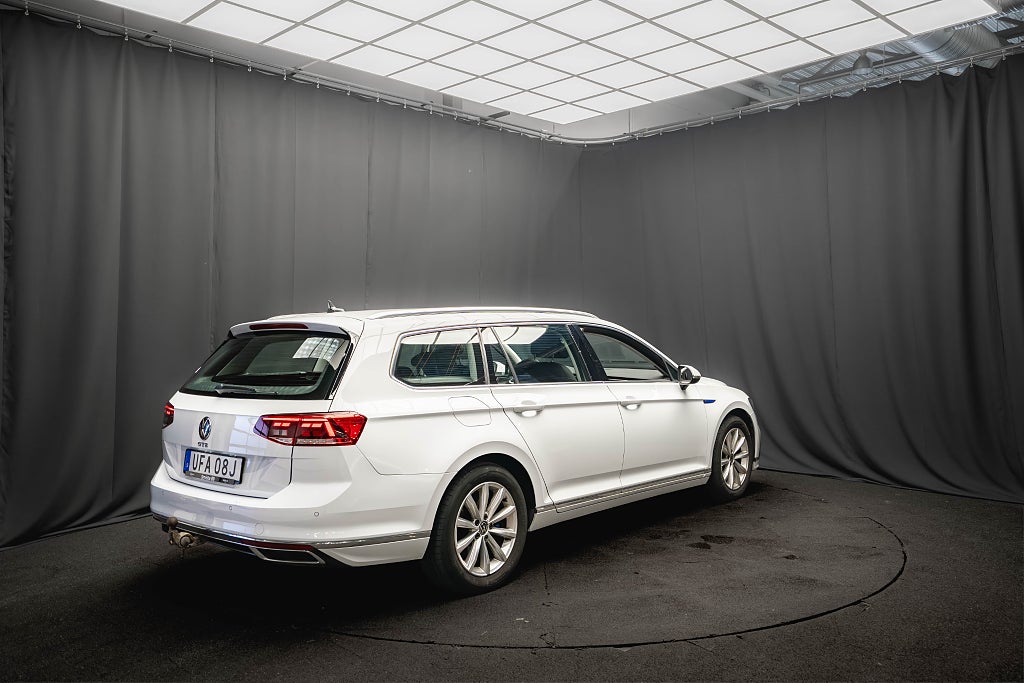 Volkswagen Passat GTE Plug-in B-VÄRMARE DRAG KAMERA CARPLAY 1-ÄGARE MOMS