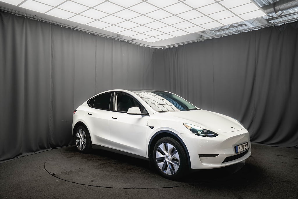 Tesla Model Y Long Range AWD DRAG PANO 96% SoH 1-ÄGARE KAMERA MOMS