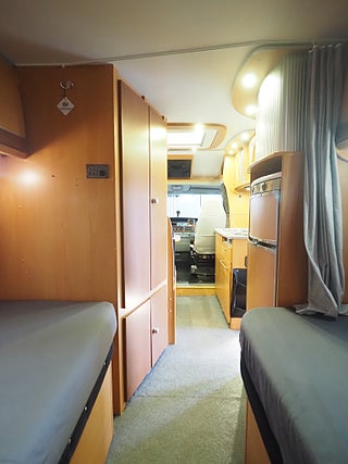 Husbil-halvintegrerad Dethleffs Globetrotter 21 av 28