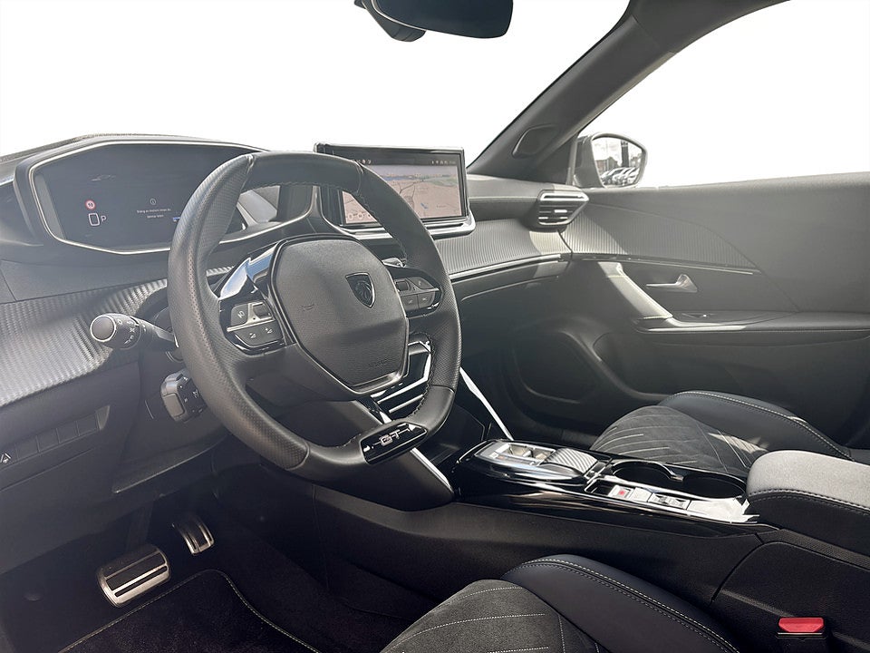 Bild på Peugeot 2008 GT 1.2 PT 130hk Aut B-KAMERA CARPLAY