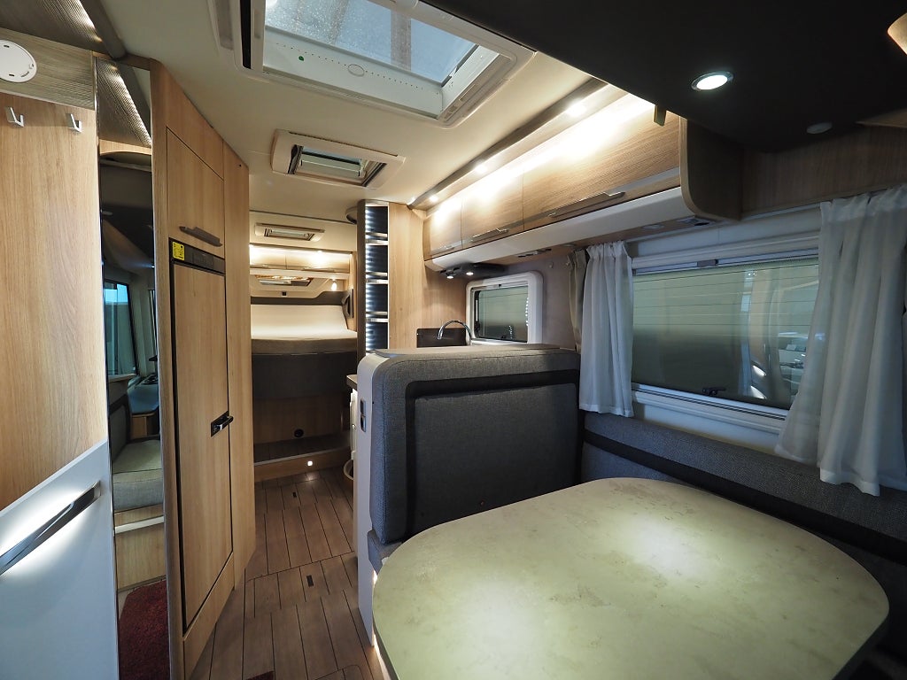 Knaus Sky I 700 LX Queenbädd Automat Markis Stort garage 3850kg 2018