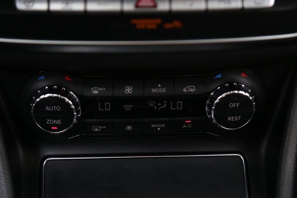 Mercedes-Benz CLA 220 d Shooting Brake 7G-DCT AMG Line Pano P-värme Drag 2017