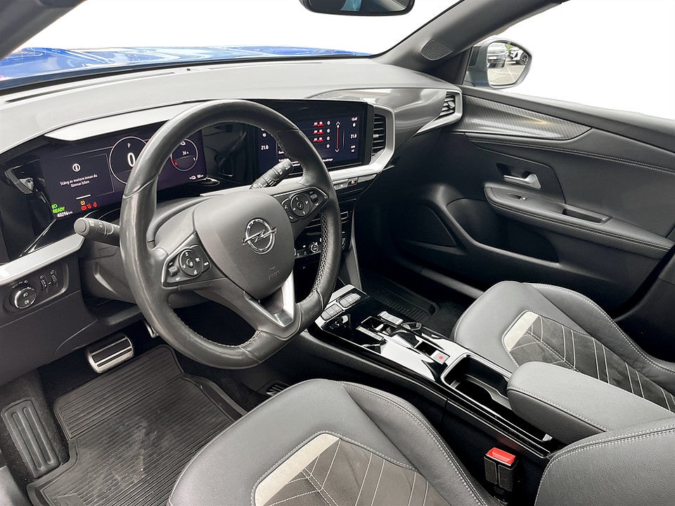 Bild på Opel Mokka-e Ultimate 50kWh 136hk Aut B-KAMERA CARPLAY 