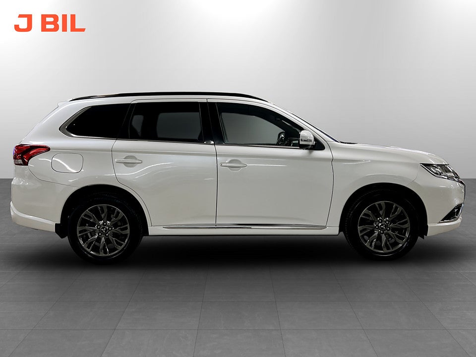 Bild på Mitsubishi Outlander S-Edition PHEV 203hk Aut 4WD B-KAMERA RATTVÄRME