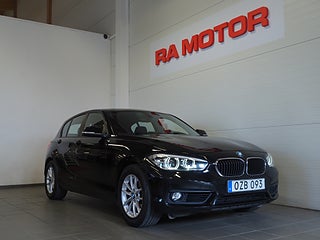 Halvkombi BMW 118I 3 av 20