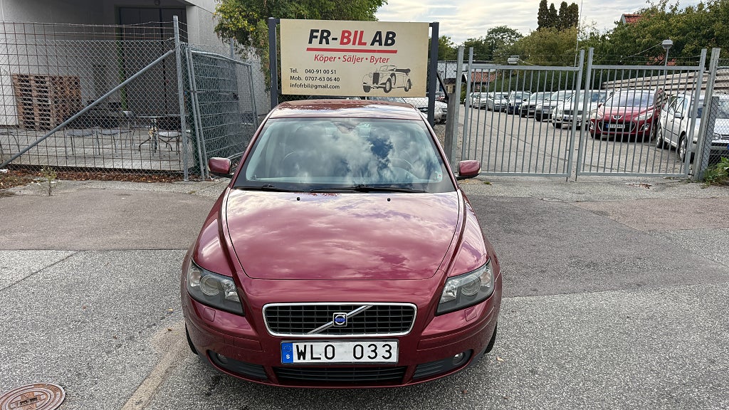 Volvo S40 1.8 Kinetic   Ny- Besiktigas 0% Ränta,  Kamkedja motor