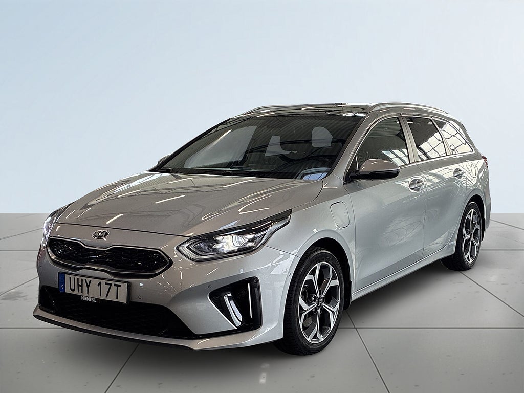 Kia Ceed SW Plug-in Hybrid S&V-hjul/Kamera/Carplay/Pano/Skinn
