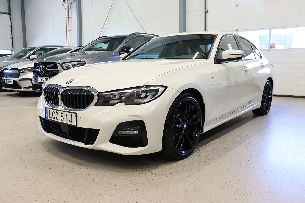 BMW 320D xDrive Sedan M Sport Drag D-värmare Hi-Fi Navi 190hk