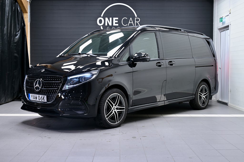 Mercedes-Benz V300 d 4MATIC 7-sits Lång MOMS Exclusive AMG Pano Ventilerade
