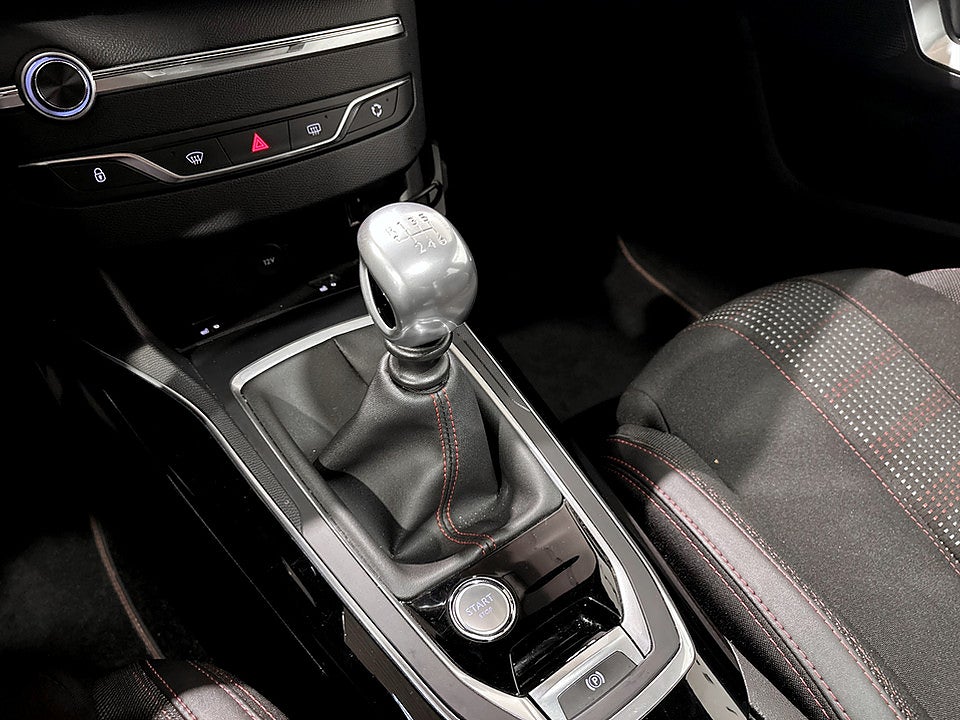 Bild på Peugeot 308 5D GT-Line 1.2 PT 130hk PANO CARPLAY