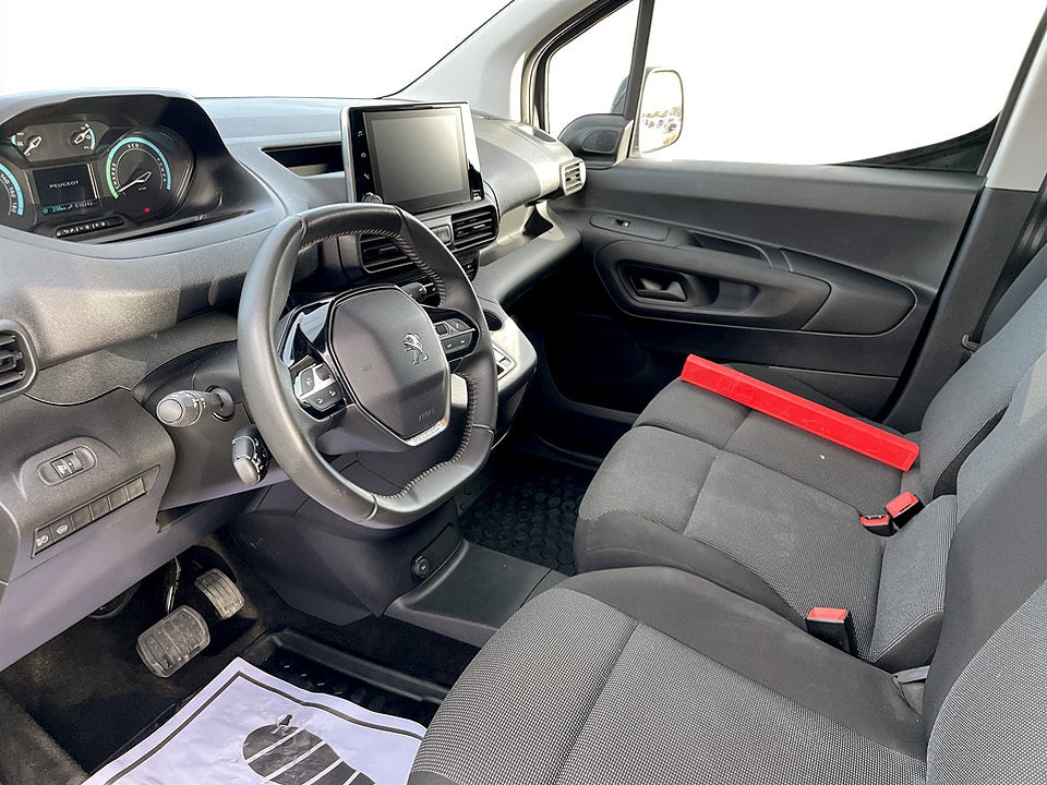 Bild på Peugeot e-Partner L1 PRO+ 50kWh CARPLAY NAVI FARTHÅLLARE