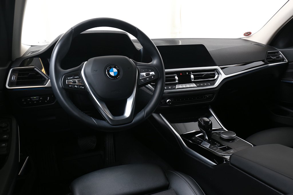 BMW 330e xDrive Touring 292hk Sport Line Aut Navi Dragkrok 2021