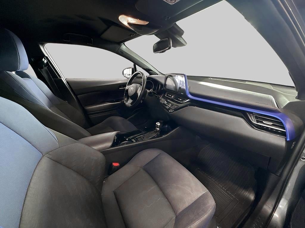 Toyota C-HR 2018 - miniatyr 7