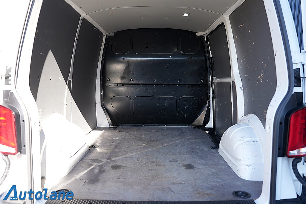 Volkswagen Transporter T30 2.0 TDI SCR Dragkrok,CarPlay,3 sits, MOMS, 150hk
