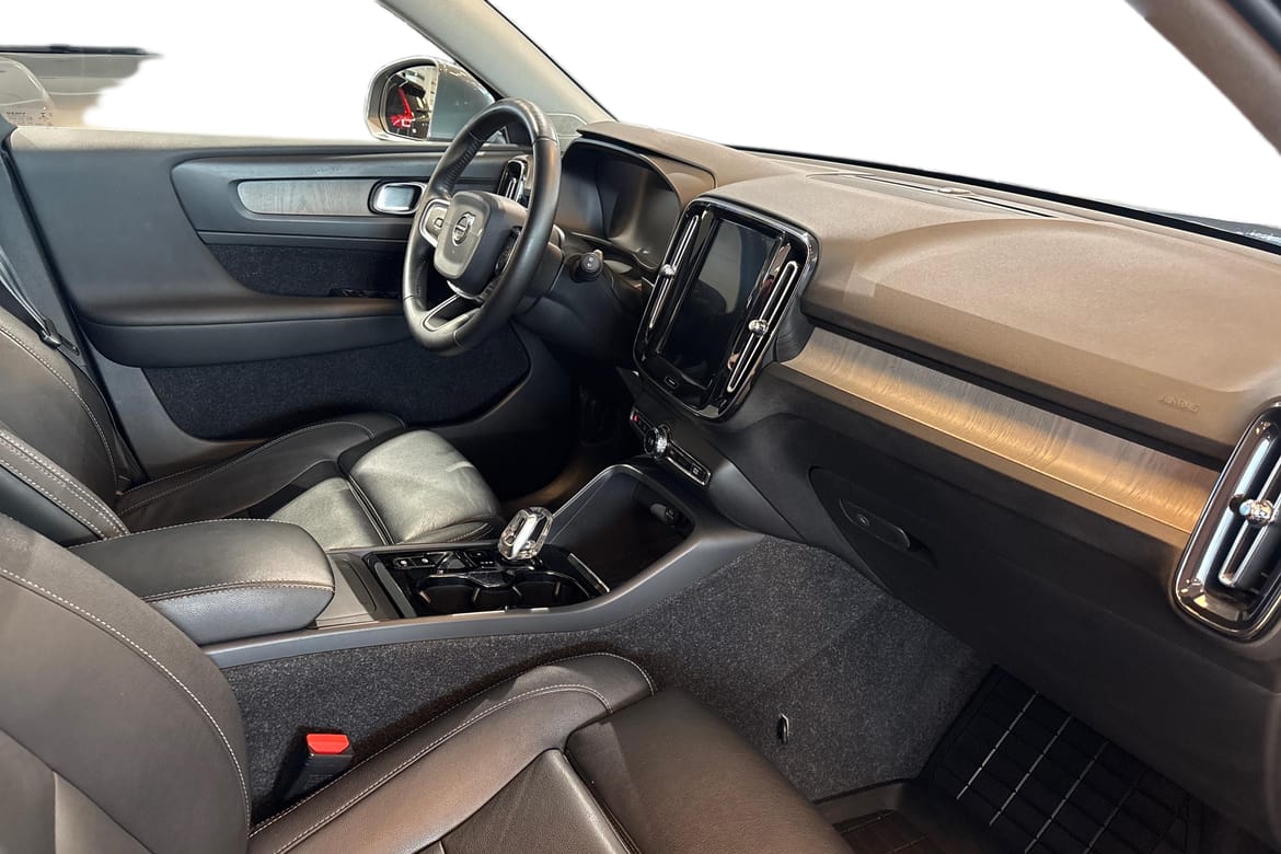 Volvo XC40 2020, kuva 7/10
