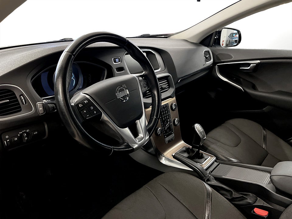 Bild på Volvo V40 Cross Country Momentum D2 115hk - B-KAMERA, VOC & NAVI