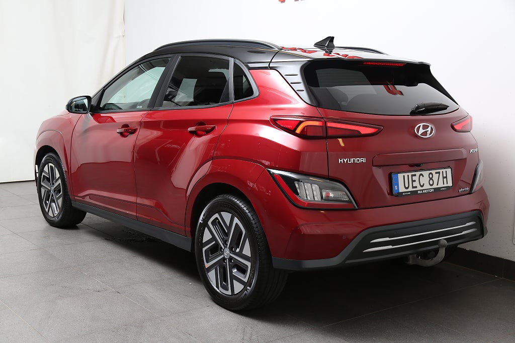 Hyundai Kona 64 kWh Essential 204hk Två-tons Lack Drag Nybilsgaranti 2022