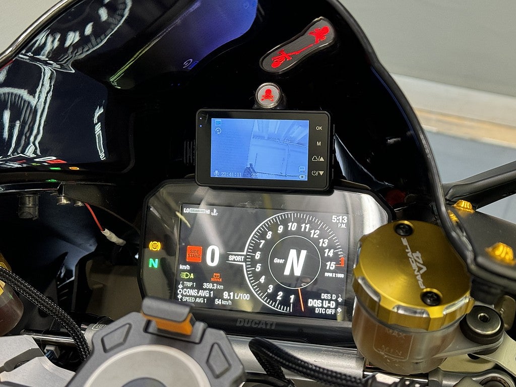 Ducati Panigale V4S DQS | Ventiljusterad | Kamera | Öhlins | Nytt däck